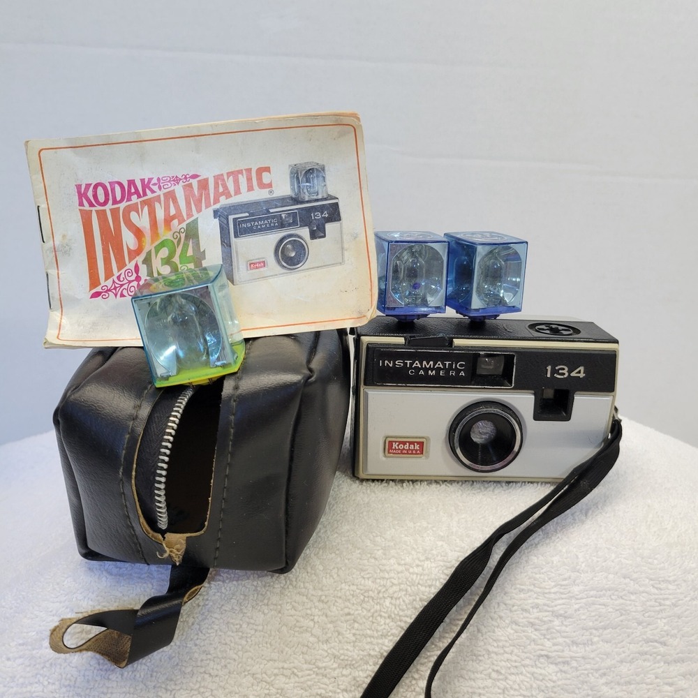 Kodak Instamatic 134 Camera *UNTESTED* Case And Operating Instruction Manual